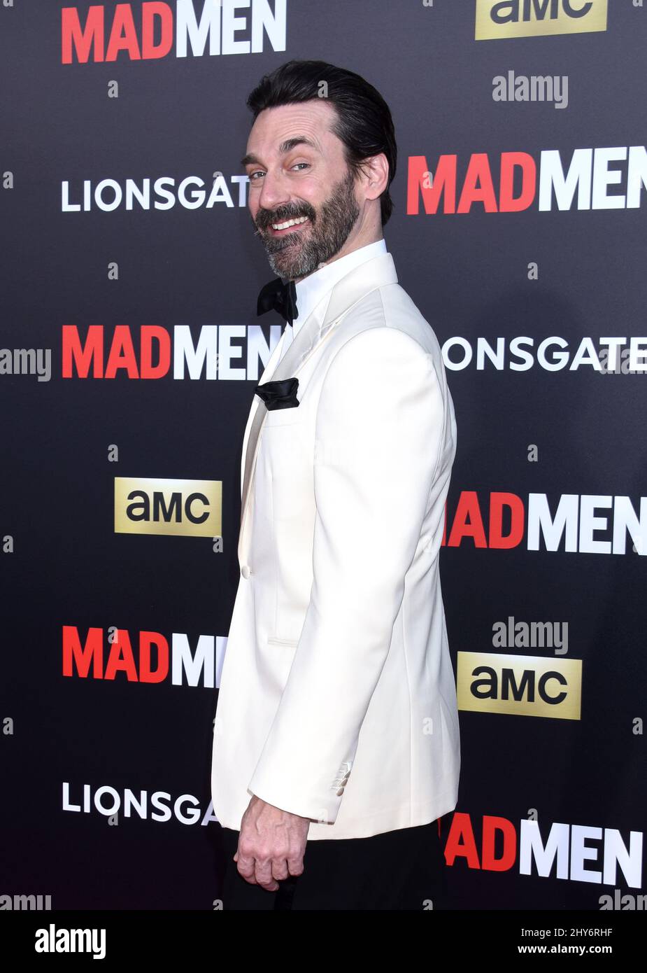 Jon Hamm partecipa alla celebrazione dell'AMC degli ultimi 7 episodi di "uomini papali" con la palla Nera e Rossa tenutasi al Padiglione Dorothy Chandler Foto Stock