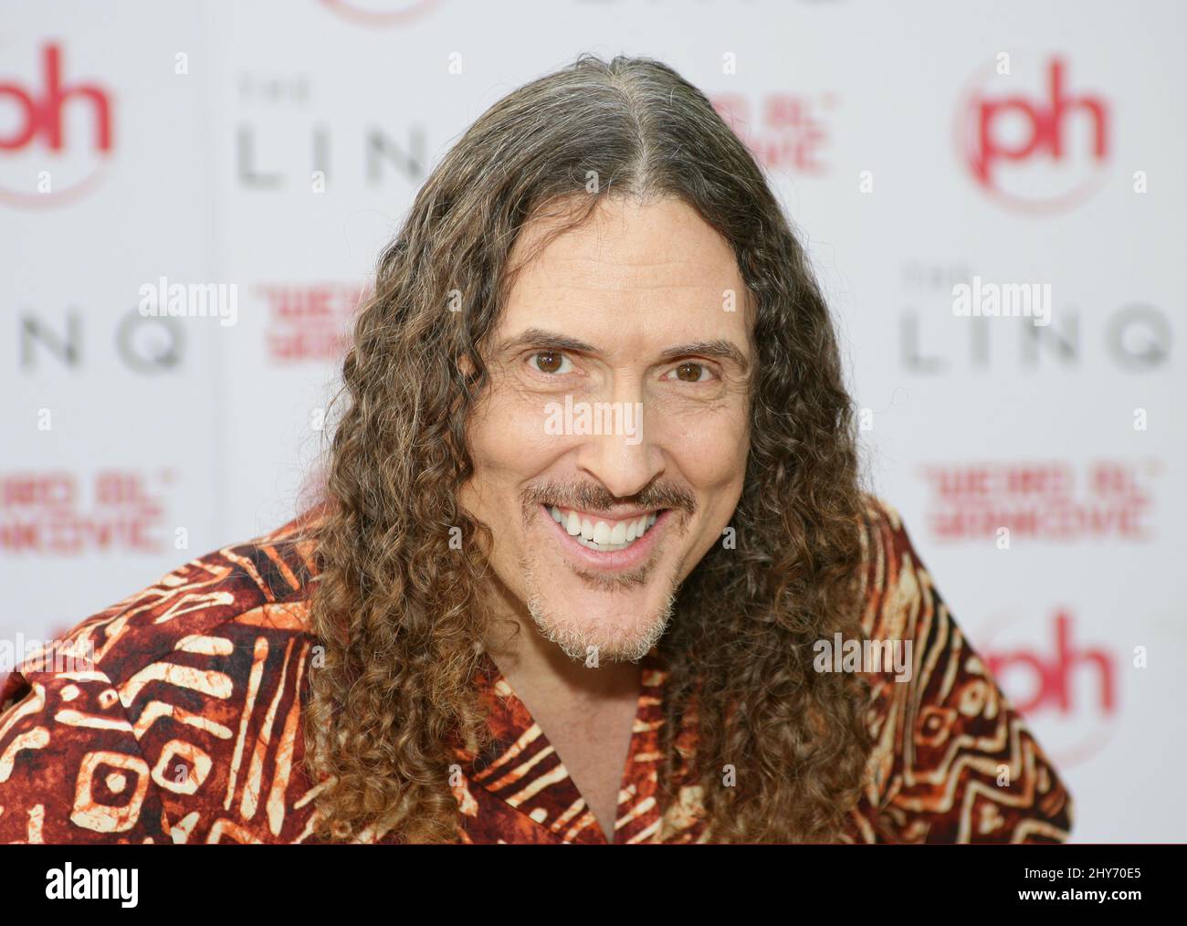 'Bizzarro ala' Yankovic firma autografi al LINQ Promenade a Las Vegas, Nevada. Foto Stock