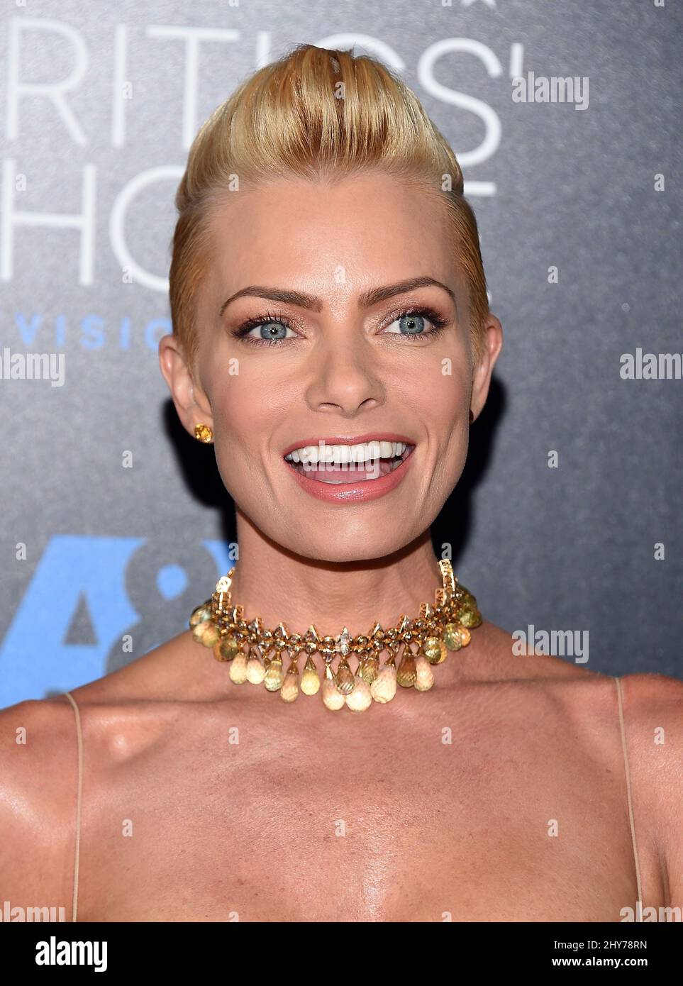 Jaime Pressly partecipa al quinto premio annuale per la televisione a scelta del critico che si tiene presso l'Hilton Hotel di Beverly Hills, Los Angeles. Foto Stock