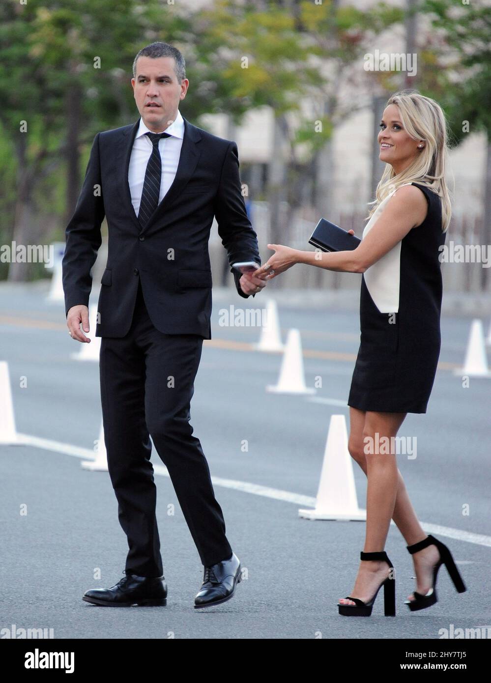 Reese Witherspoon, Jim Toth, che partecipa alla celebrazione di apertura del Broad Museum a Los Angeles, California. Foto Stock