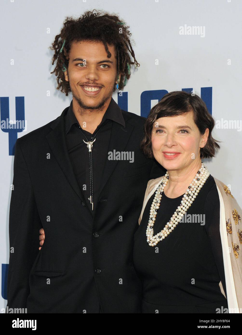 Isabella Rossellini e Roberto Rossellini Jr. Alla prima di Joy a New York Foto Stock
