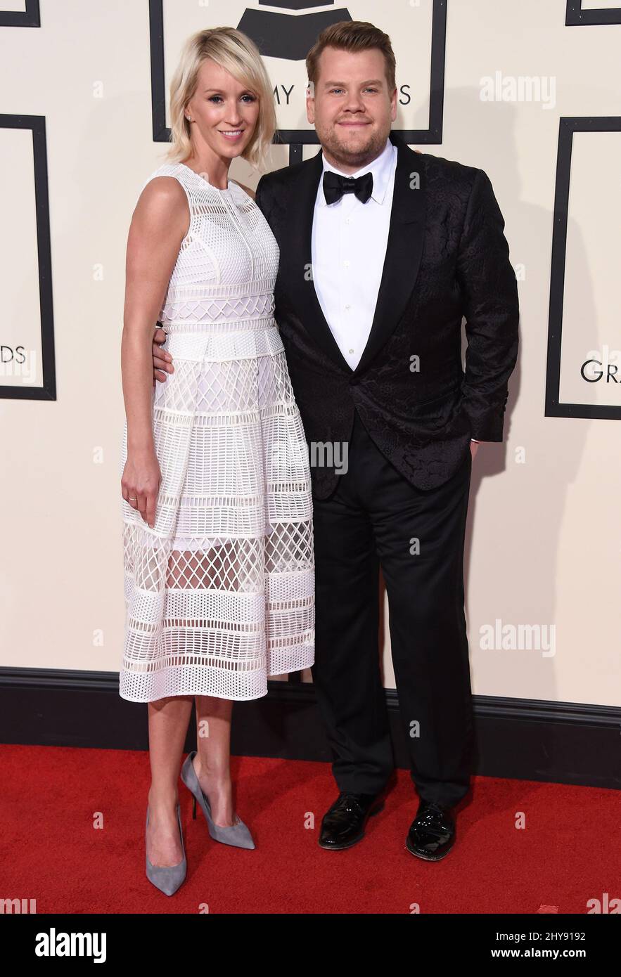 James Corden & Julia Carey arriva al Grammy Awards 58th che si tiene presso lo Staples Center di Los Angeles Foto Stock