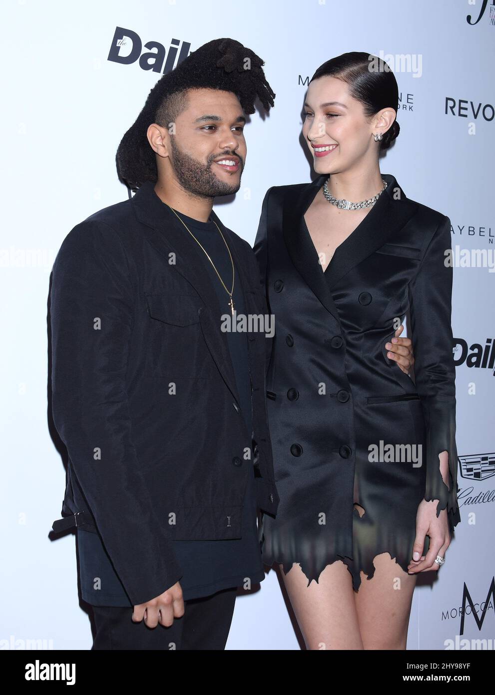 Il Weeknd e Bella Hadid partecipano ai Daily Front Rows Fashion LA Awards che si tengono presso il Sunset Tower Hotel a Los Angeles USA. Foto Stock