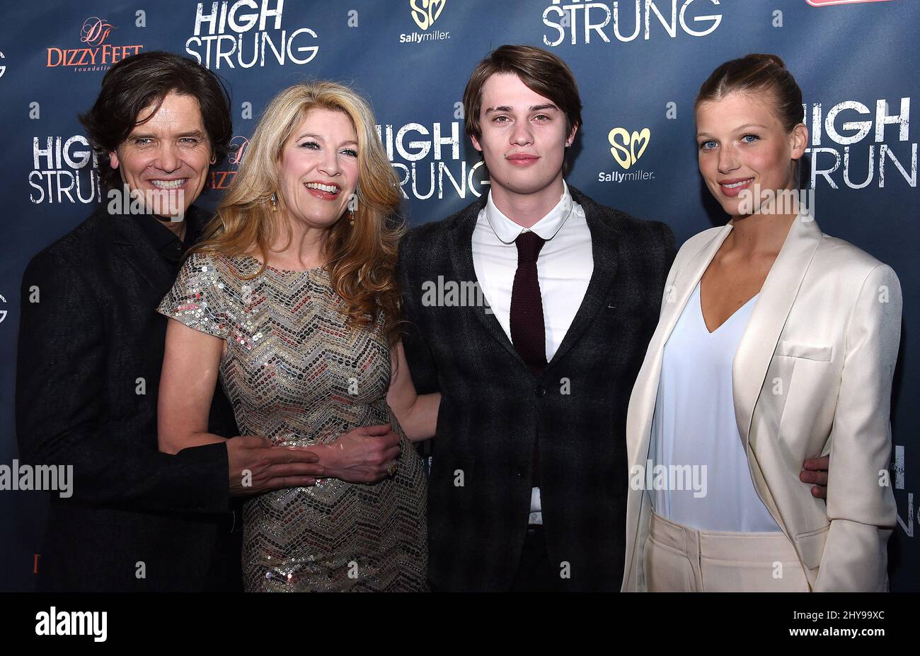 Michael Damian, Janeen Damian, Nicholas Galitzine & Keenan Kampa partecipa al 'High Strung' Los Angeles Premiere tenuto al TCL Chinese 6 Theatres. Foto Stock