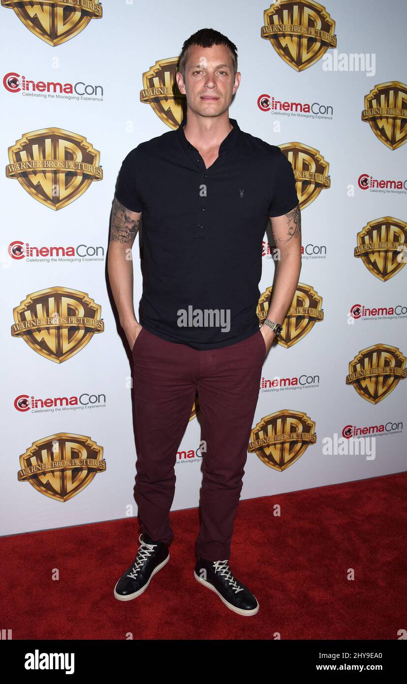 Joel Kinnaman che partecipa alla Warner Bros. Pictures vi invita a 'The Big Picture' una presentazione esclusiva che mette in evidenza l'estate del 2016 e oltre, che si tiene al Colosseo al Caesars Palace durante CinemaCon, il convegno ufficiale dell'Associazione Nazionale dei proprietari di Teatro. Foto Stock Joel Kinnaman che partecipa alla Warner Bros. Pictures vi invita a 'The Big Picture' una presentazione esclusiva che mette in evidenza l'estate del 2016 e oltre, che si tiene al Colosseo al Caesars Palace durante CinemaCon, il convegno ufficiale dell'Associazione Nazionale dei proprietari di Teatro. Foto Stock