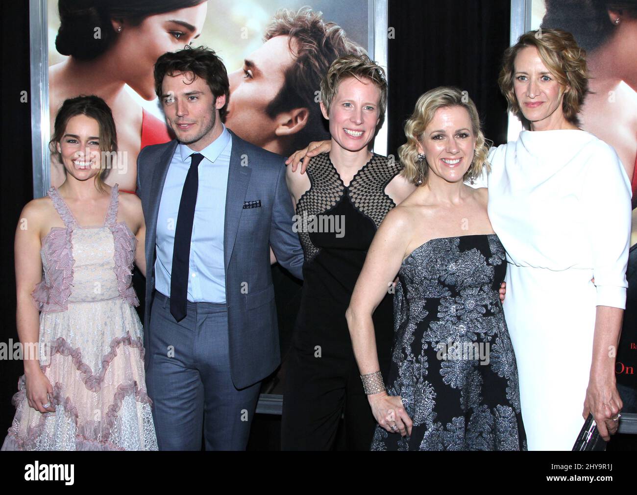 Emilia Clarke, Sam Claflin, Thea Sharrock, Jojo Moyes, Janet MCT frequentando la "prima di te" Premiere a New York Foto Stock