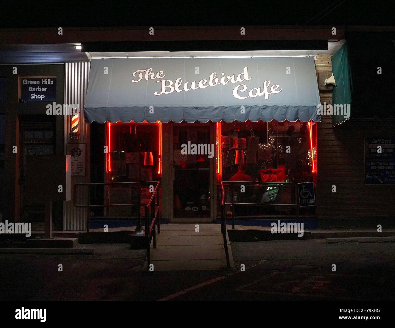 Il Bluebird Cafe, Nashville. Il Bluebird Cafe è noto per la presentazione di nuovi cantautori e artisti. Foto Stock