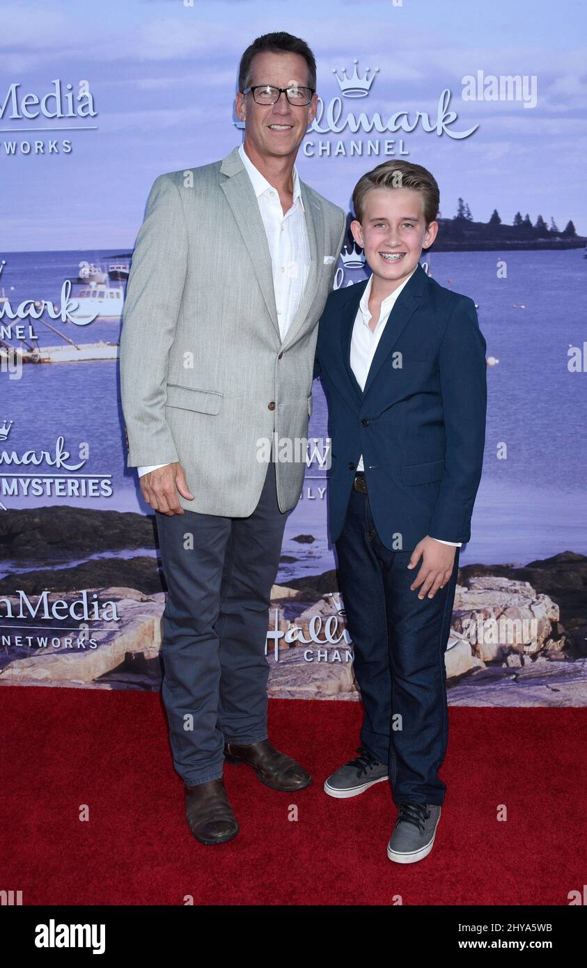 James Denton e Sheppard Denton hanno partecipato al Hallmark Channel Summer 2016 TCA Party tenuto presso una residenza privata a Los Angeles, California. Foto Stock