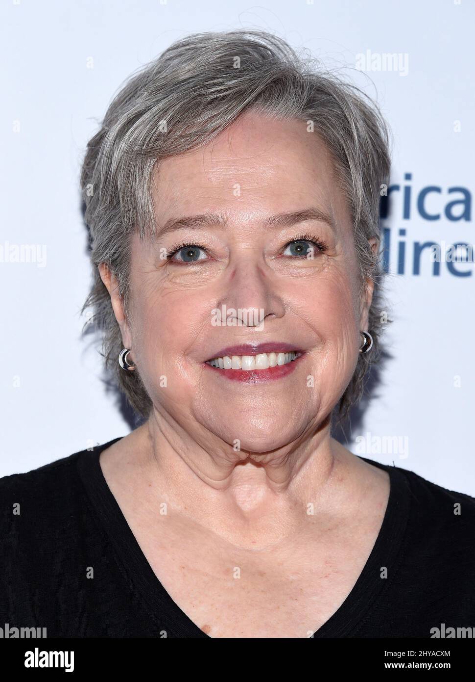 Kathy Bates che frequenta l'Hollywood Unites per la Biennale Stand Up to Cancer Benefit 5th tenutasi presso la Walt Disney Concert Hall di Los Angeles, USA. Foto Stock