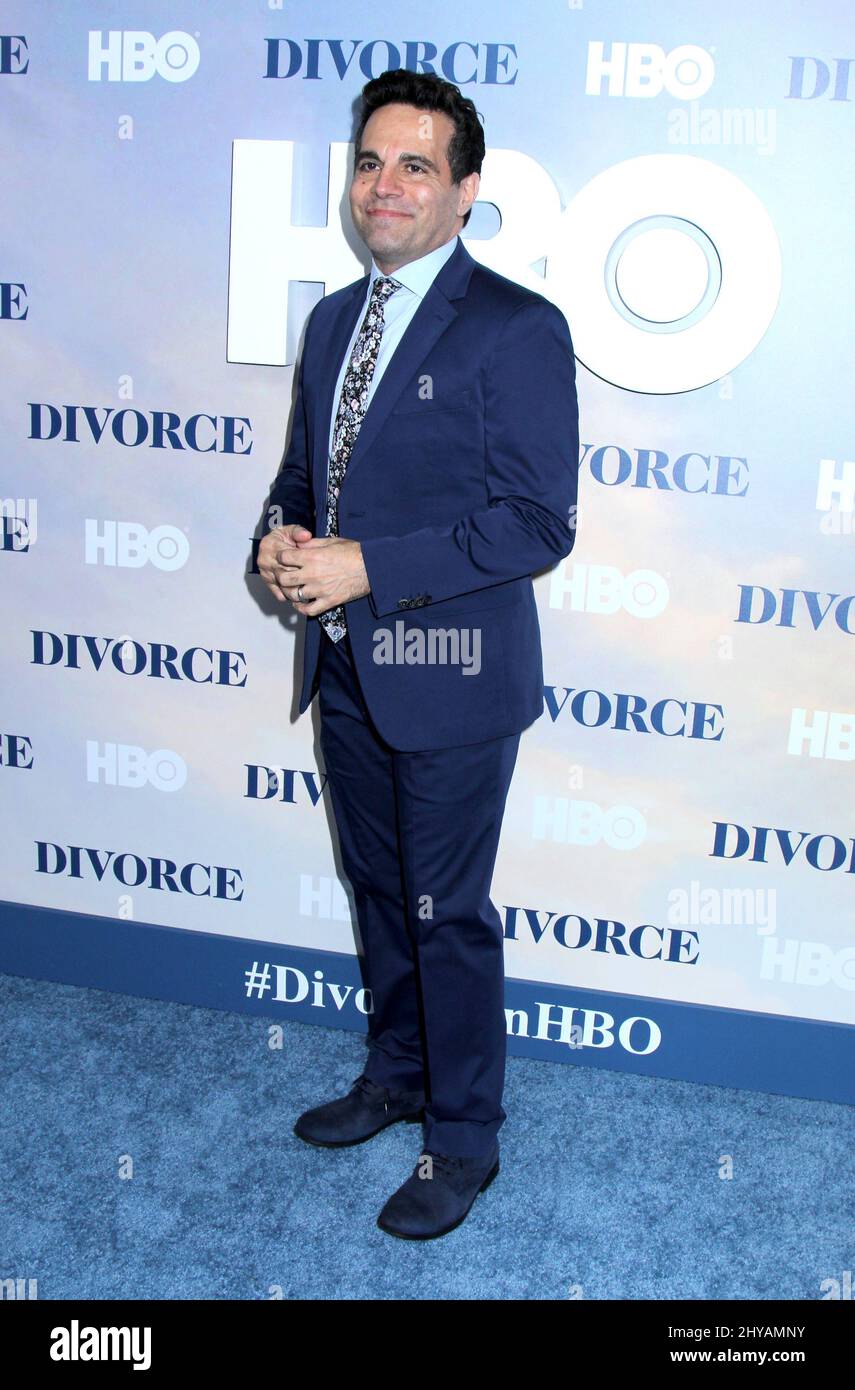 Mario Cantone arriva per la prima 'divorzio' che si tiene al SVA Theatre di New York il 4 ottobre 2016. Foto Stock
