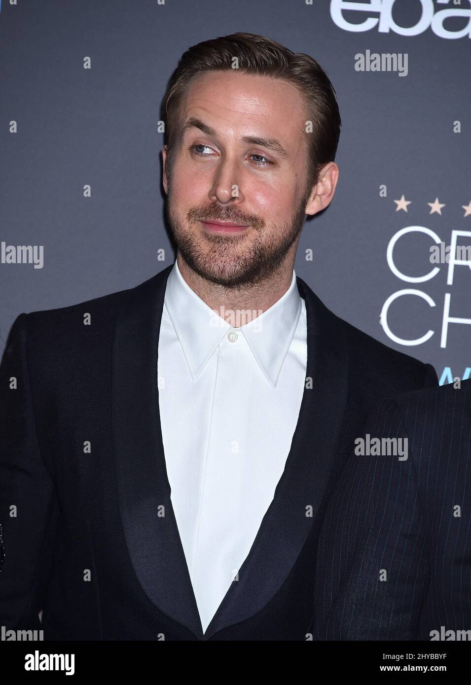 Ryan Gosling ai 22nd Annual Critics' Choice Awards che si tengono a Barker Hanger Foto Stock