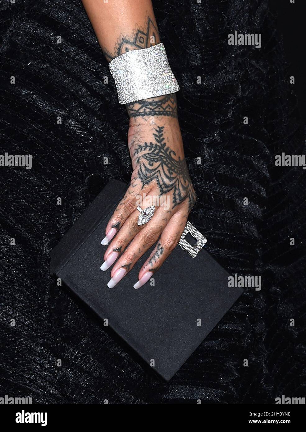 Rihanna partecipa ai Grammy Awards annuali 59th a Los Angeles Foto Stock