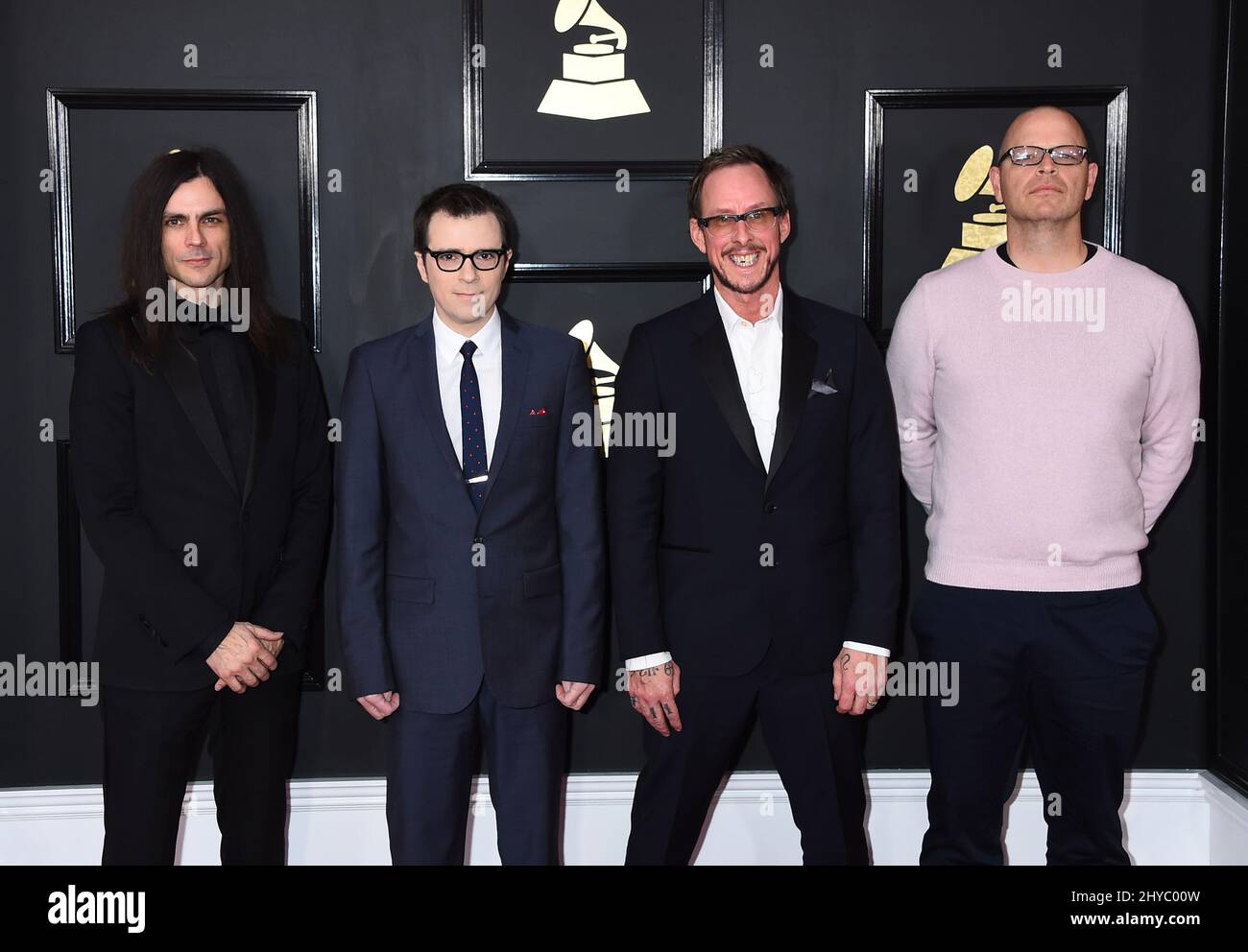 Weezer ha partecipato ai Grammy Awards annuali 59th a Los Angeles Foto Stock
