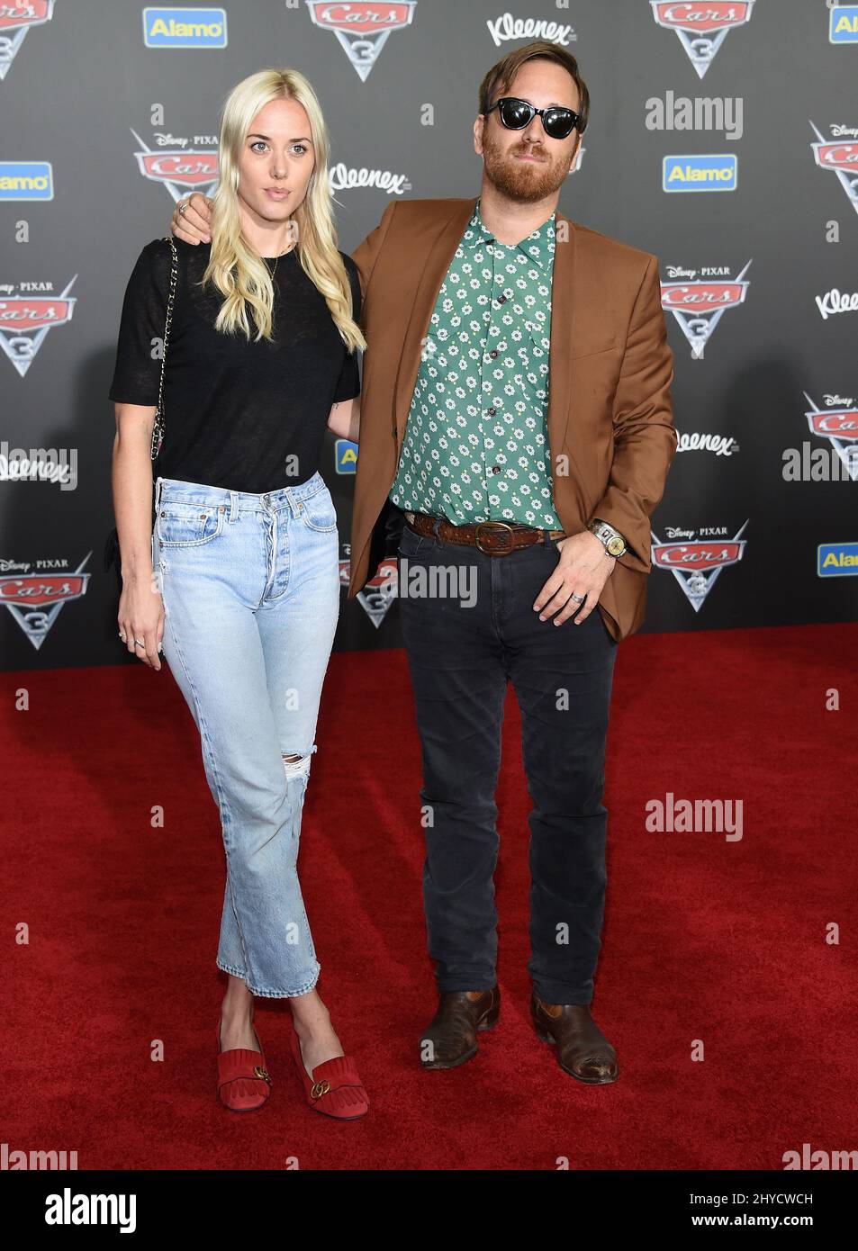 DaN Auerbach e Jen Goodall arrivano al 'Cars 3' World Premiere tenuto presso l'Anaheim Convention Center Foto Stock