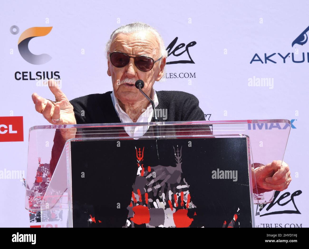 Stan Lee partecipa alla cerimonia delle impronte digitali e delle mani di Stan Lee che si tiene al TCL Chinese Theatre IMAX Foto Stock