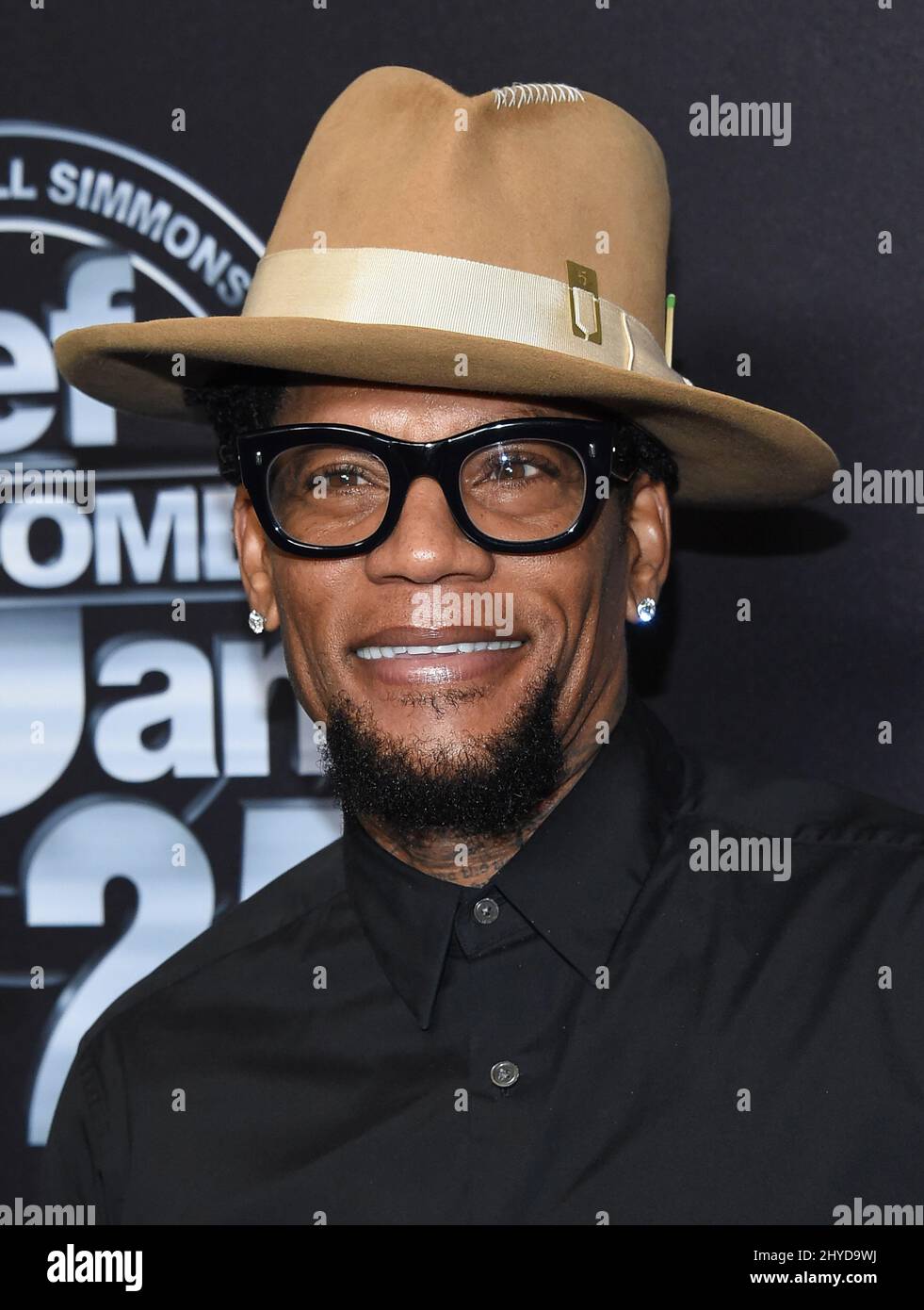 D. L. Hughley che partecipa a Netflix presenta l'evento speciale 'def Comedy Jam 25' di Russell Simmons, che si tiene presso il Beverly Hilton Hotel di Los Angeles Foto Stock