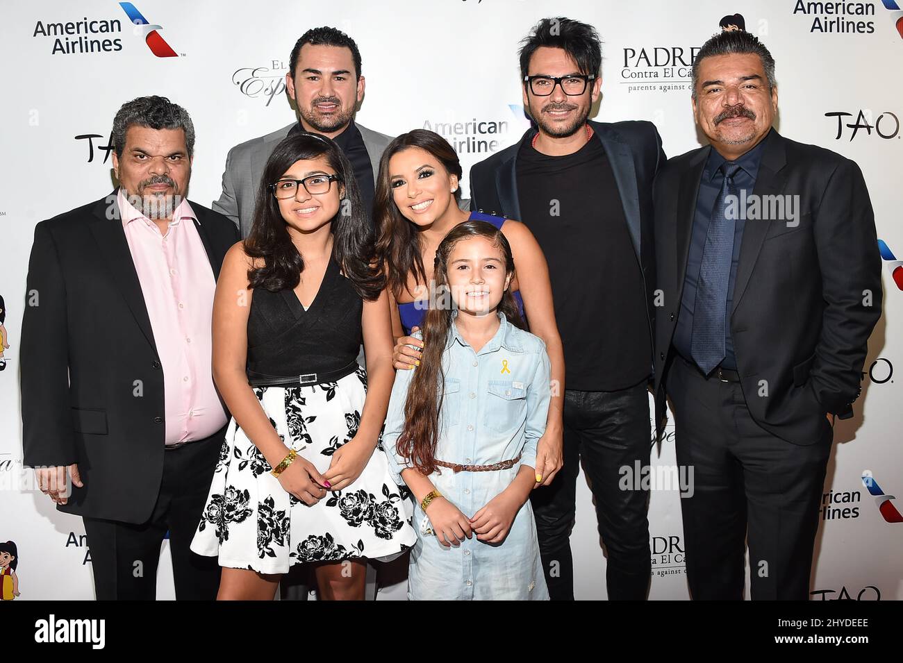 Luis Guzman, Adrian Gonzales, Eva Longoria, Beto Curvas, George che ha partecipato alla celebrazione annuale 17th di El Sueno De Esperanza, tenutasi presso TAO Los Angeles Foto Stock