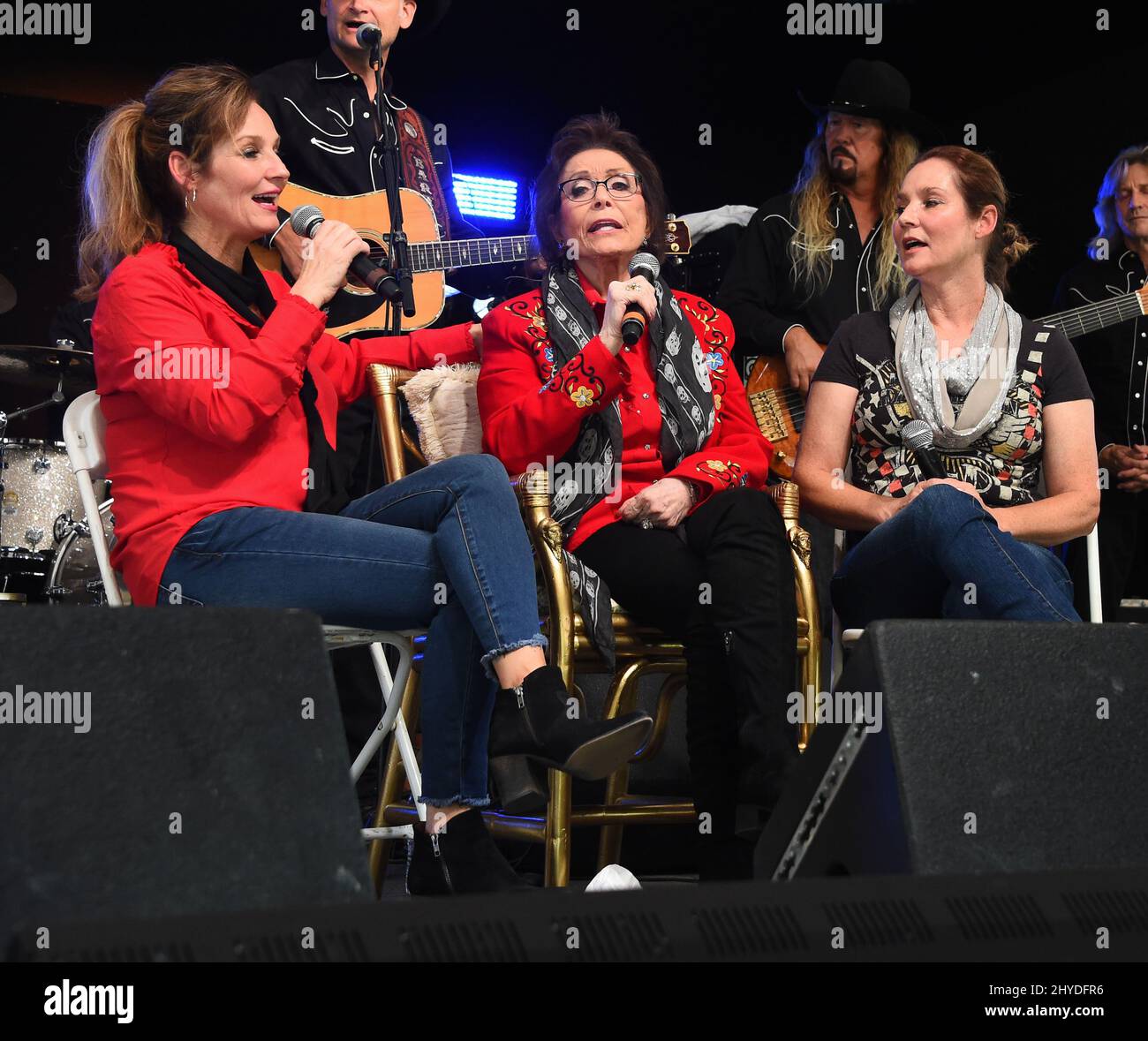 Loretta Lynn partecipa a Loretta Lynn's Ride for Mission 22, un'organizzazione dedicata a sensibilizzare, sostenere e porre fine al suicidio veterano in America. Il tributo militare è stato ospitato da Loretta Lynn e la famiglia al Ranch di Loretta Lynn durante il Tennessee Motorcycle and Music Revival 2017. Questa è la prima apparizione pubblica di Loretta dal suo colpo nel mese di maggio. Foto Stock
