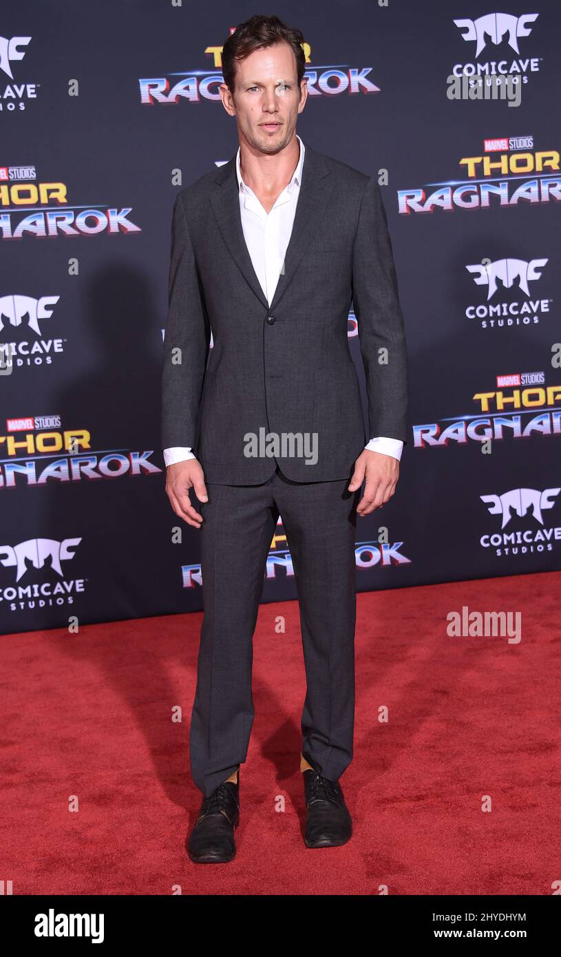 Kip Pardue partecipa al 'Thor: Ragnarok' World Premiere di Marvel tenuto al Teatro El Capitan Foto Stock
