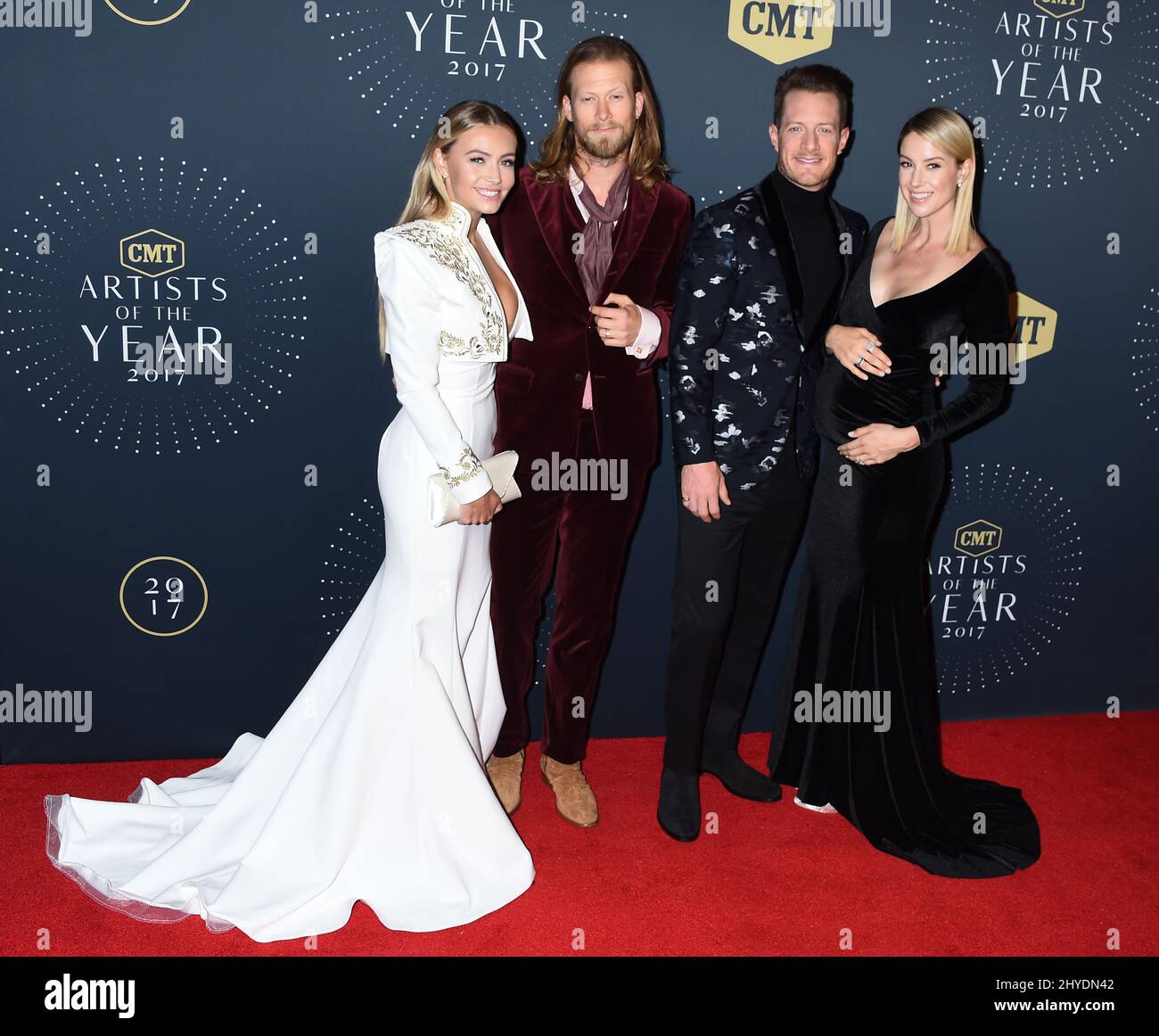 Brittney Marie Cole, Brian Kelley, Tyler Hubbard e Hayley STOM partecipano al CMT Artist of the Year tenuto presso lo Schermerhorn Symphony Center Foto Stock