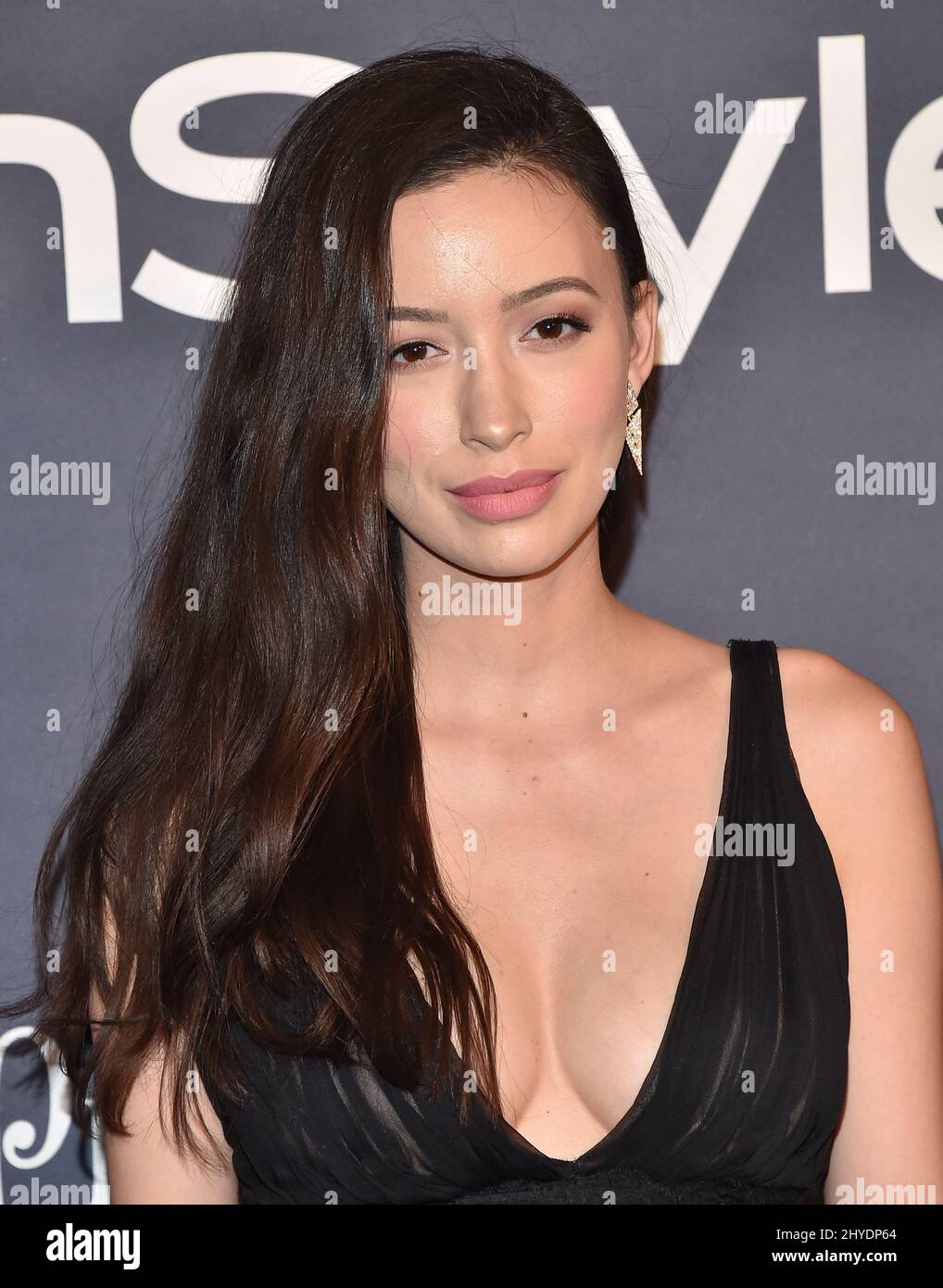 Christian Serratos arriva per il terzo InStyle Awards annuale, onorando attori, attrici e artisti il cui stile definisce il tappeto rosso, così come i migliori produttori di immagini del settore che si tengono al Getty Center di Los Angeles Foto Stock