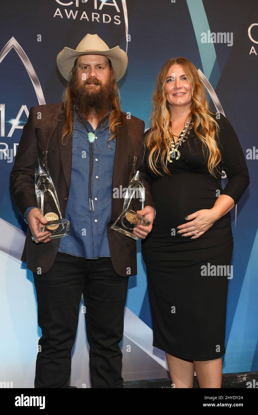 Chris Stapleton e Morgane Stapleton partecipano ai premi annuali 51st della Country Music Association, che si tengono presso la Bridgestone Arena di Nashville, Tennessee Foto Stock