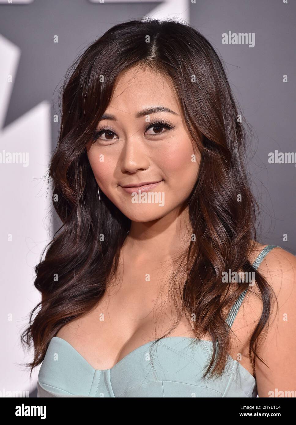 Karen Fukuhara partecipa alla prima mondiale della Justice League tenutasi al Dolby Theatre di Hollywood, California Foto Stock