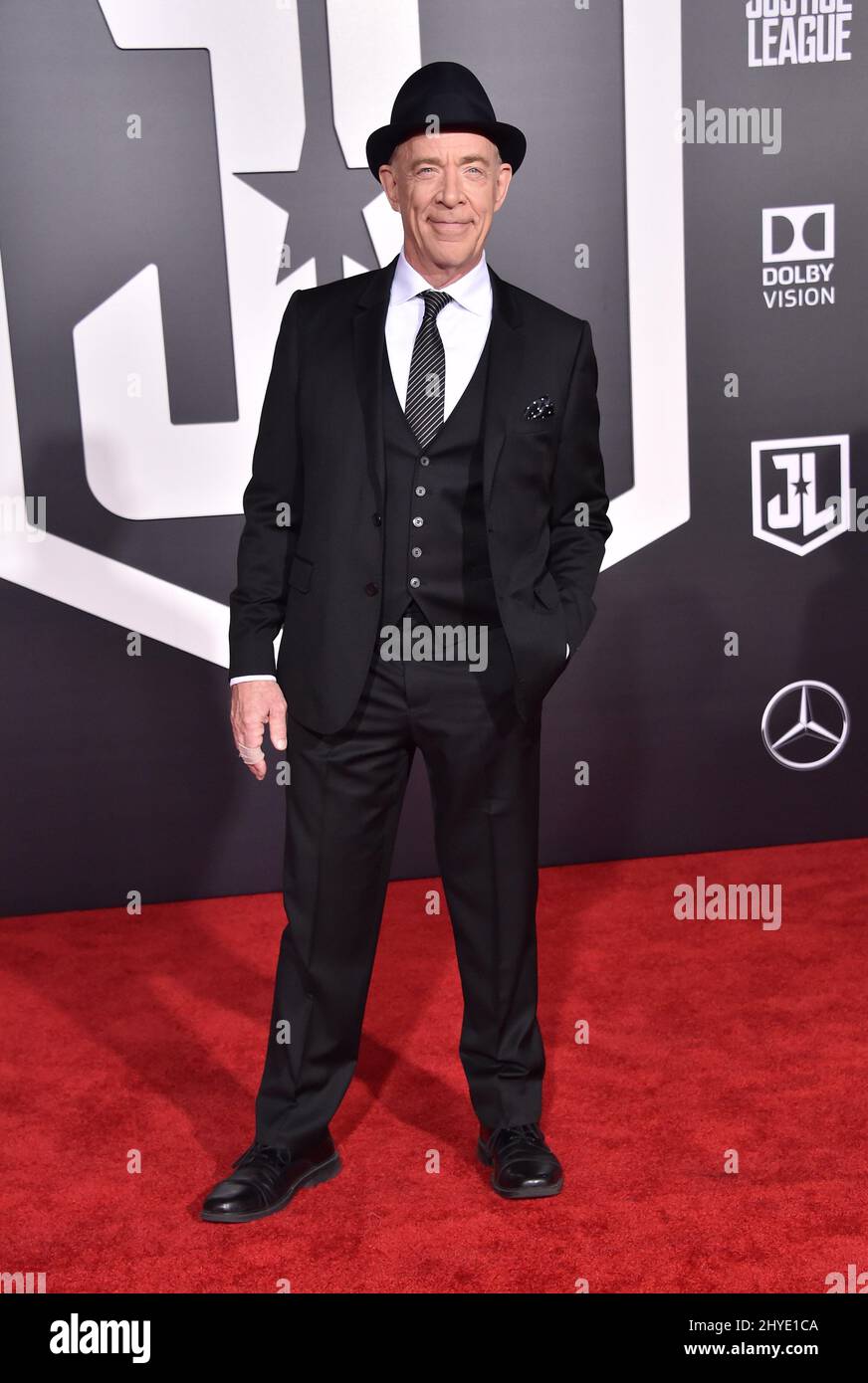 JK Simmons partecipa alla prima mondiale della Justice League tenutasi al Dolby Theatre di Hollywood, California Foto Stock