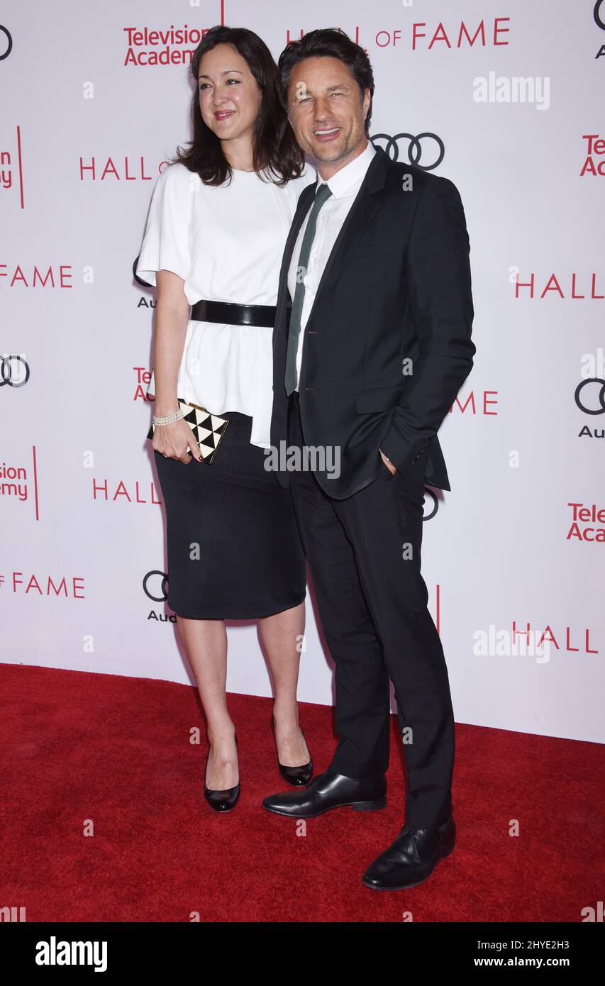 Martin Henderson e Helen Randag alla cerimonia Hall of Fame del 24th celebrano le leggende televisive tenute presso la Television Academy di North Hollywood, USA Foto Stock