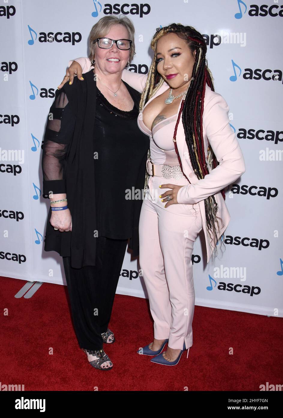 Tameka 'Tiny' Harris e Diane Cottle-Pope partecipano ai Premi di Musica Pop 2018 dell'ASCAP, tenuti al Beverly Hilton Hotel a Beverly Hills, California Foto Stock