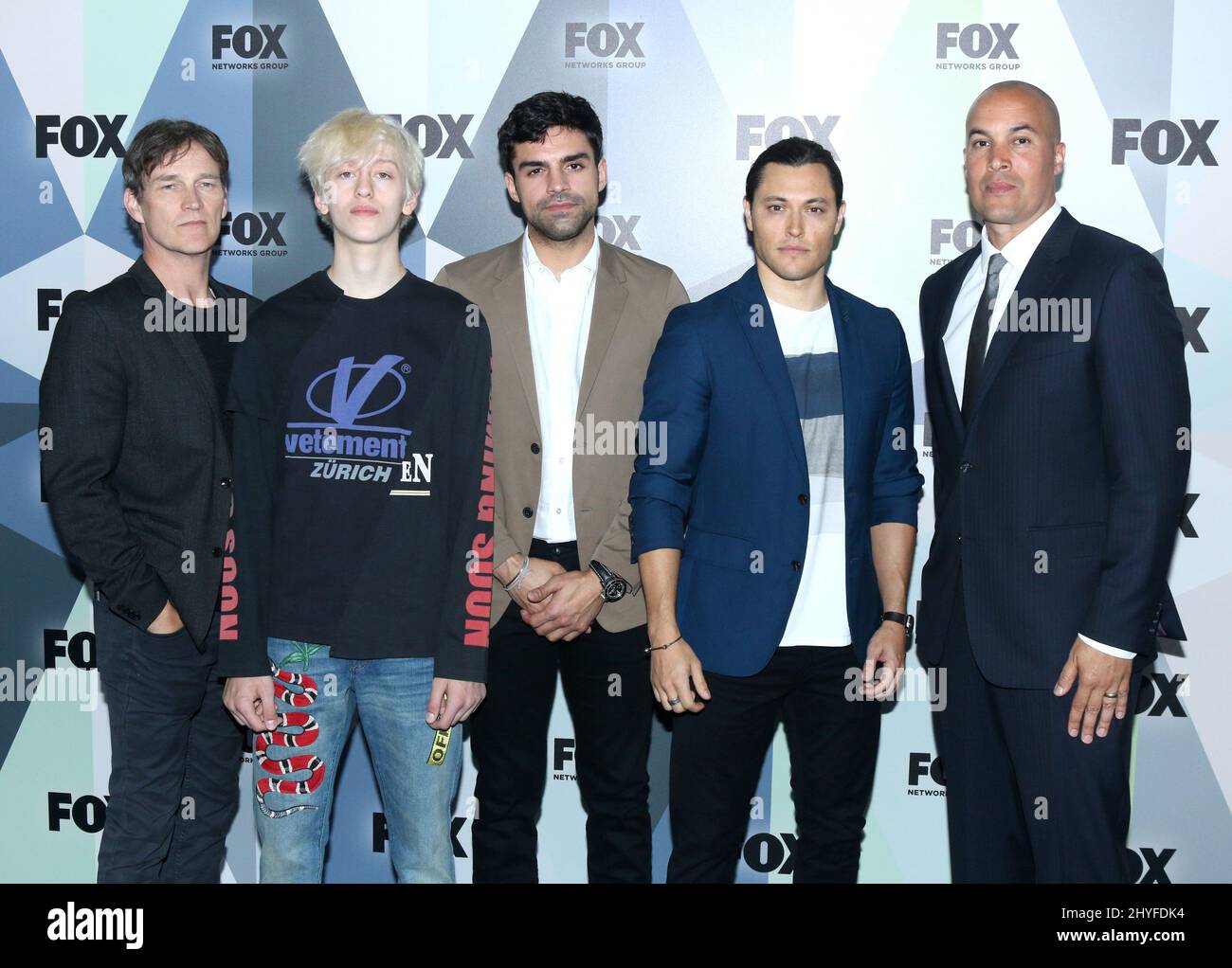 Stephen Moyer, Sean Teale, Percy Hynes White, Blair Redford & Cocy Bell che ha partecipato al FOX Networks 2018 Upfront tenuto al Wollman Rink in Central Park il 14 maggio 2018. Foto Stock
