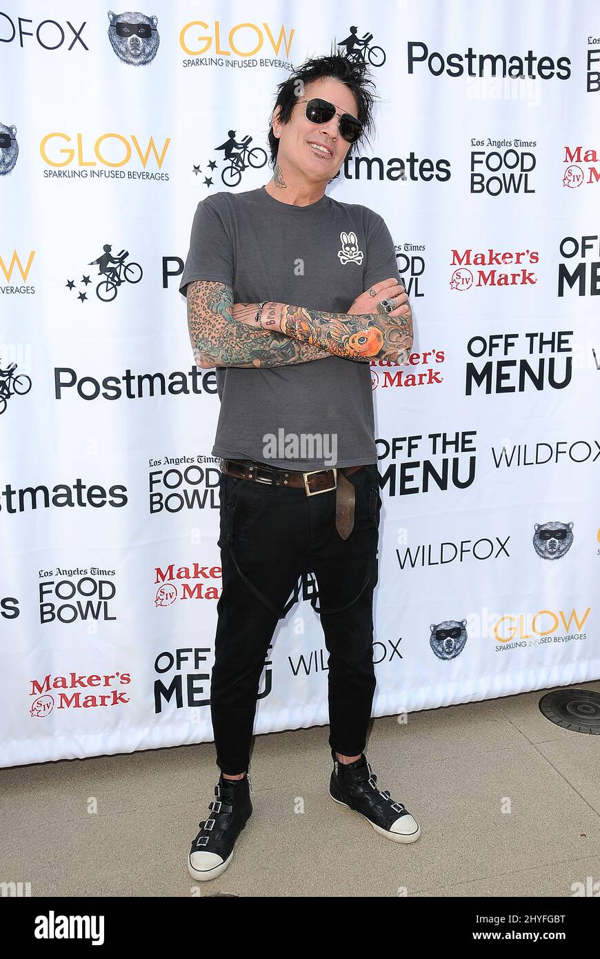 Tommy Lee partecipa al Off the Menu e alla migliore sfida segreta di hamburger della città di Postmates. Ogni fornitore di hamburger collabora con una celebrità speciale per creare l'hamburger segreto. L'evento si svolge presso il Wallenberg Center il 26 maggio 2018 a Beverly Hills, CA. Foto Stock