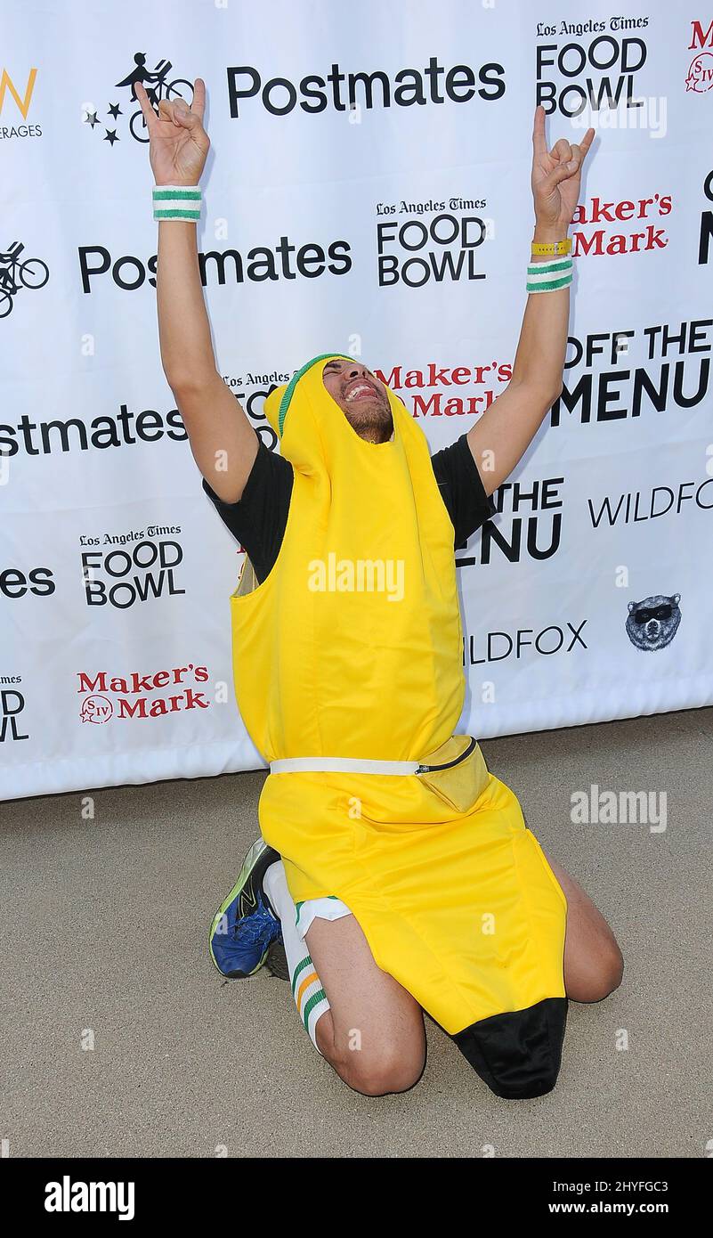 Lo Chef Nguyen Tran partecipa alla sfida Off the Menu e Postmates City, la migliore sfida di hamburger segreto. Ogni fornitore di hamburger collabora con una celebrità speciale per creare l'hamburger segreto. L'evento si svolge presso il Wallenberg Center il 26 maggio 2018 a Beverly Hills, CA. Foto Stock