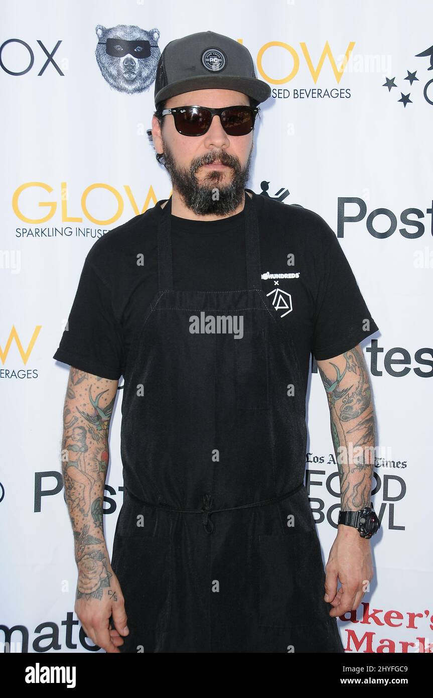 Il Plan Check Chef Sean Yontz partecipa al Off the Menu e alla sfida di hamburger segreto più importante della città di Postmates. Ogni fornitore di hamburger collabora con una celebrità speciale per creare l'hamburger segreto. L'evento si svolge presso il Wallenberg Center il 26 maggio 2018 a Beverly Hills, CA. Foto Stock