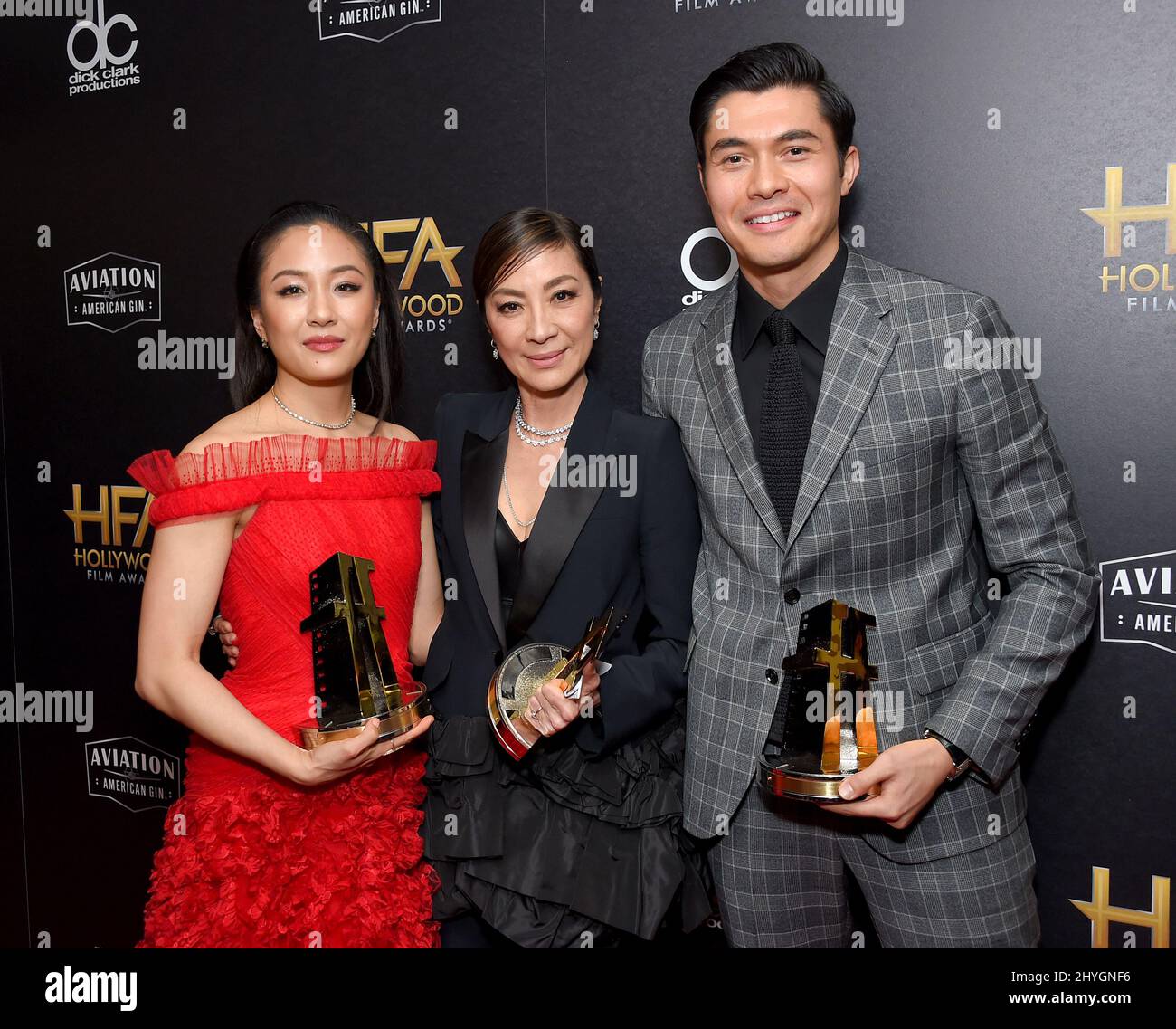 Constance Wu, Michelle Yeoh e Henry Golding in occasione dei 22nd annuali Hollywood Film Awards tenutisi presso il Beverly Hilton Hotel il 4 novembre 2018 a Beverly Hills, Foto Stock