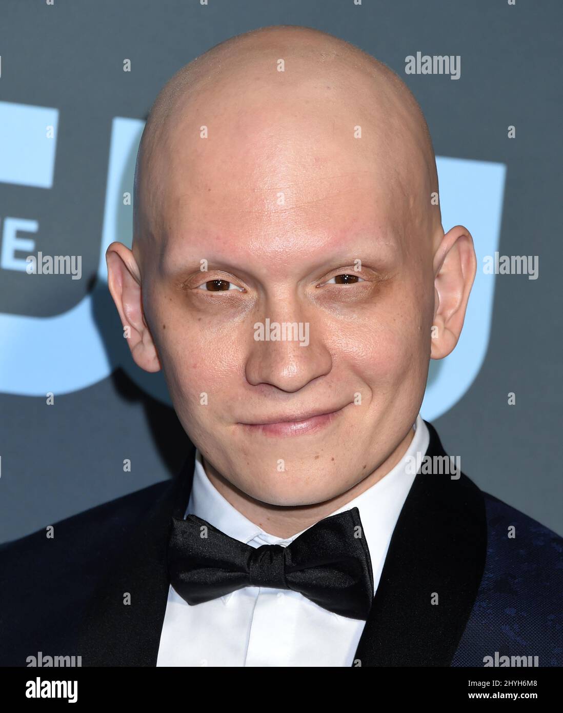 Anthony Carrigan al 24th Annual Critics' Choice Awards Pressroom tenuto a Barker Hanger il 13 gennaio 2019 a Santa Monica, USA. Foto Stock