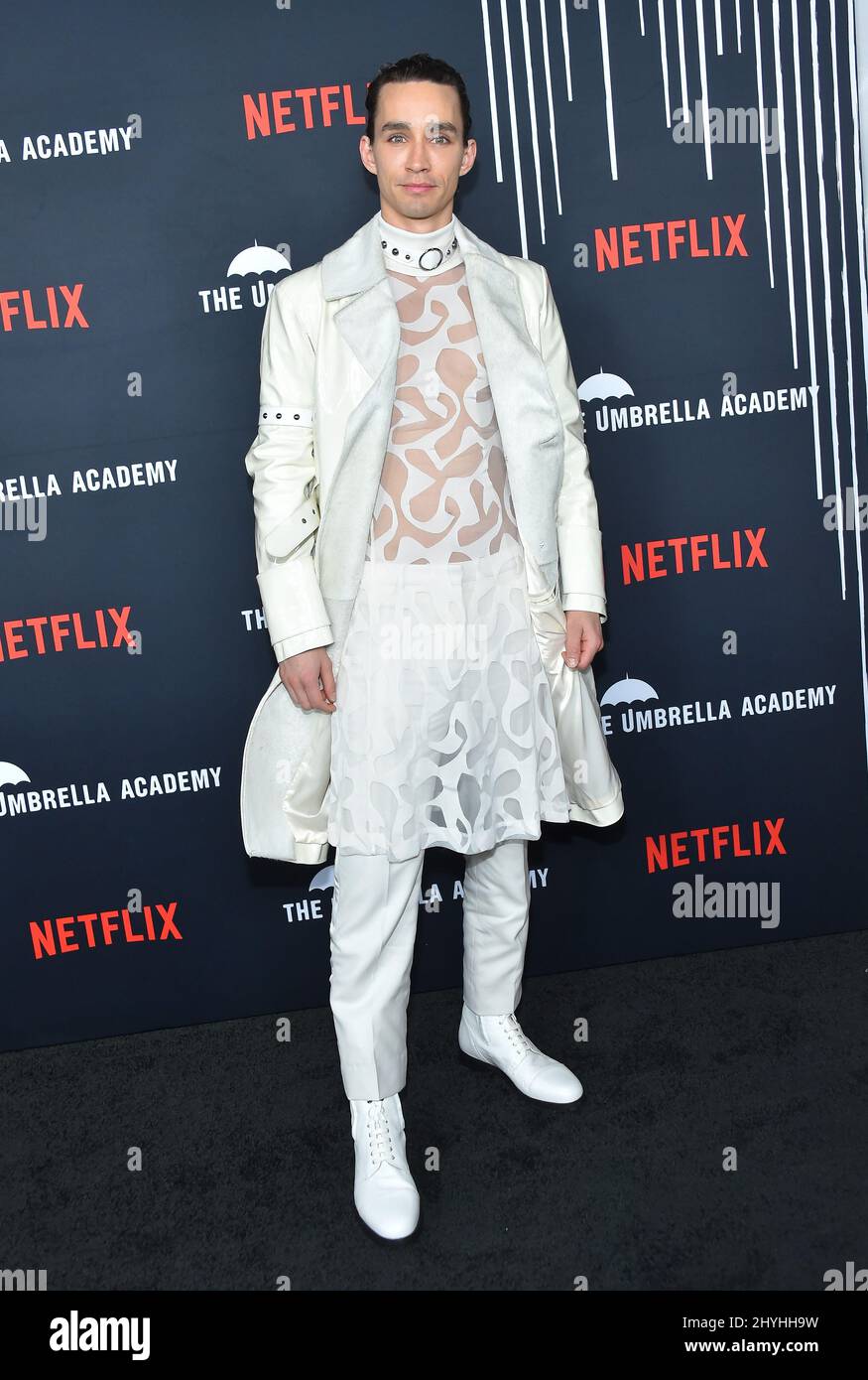 Robert Sheehan arriva alla prima stagione 1 della Netflix 'The Umbrella Academy' all'ARCLIGHT Cinema Foto Stock