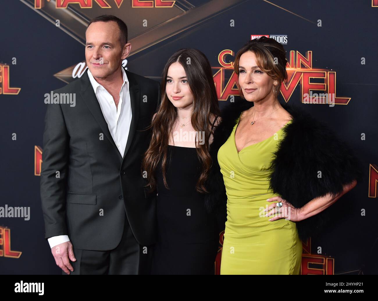 Stella Gregg, Clark Gregg e Jennifer Gray alla prima mondiale del 'Captain Marvel' tenutasi al Teatro El Capitan il 4 marzo 2019 a Hollywood, CA. Foto Stock