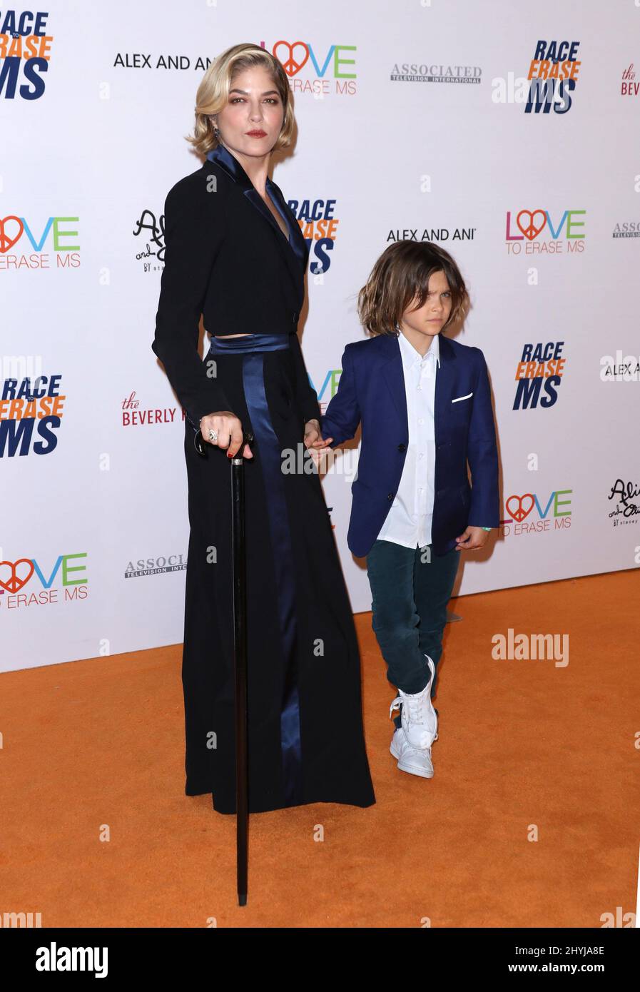 Selma Blair e Arthur Saint Bleick partecipano alla gara di cancellazione MS Gala, tenutasi a Beverly Hills, USA il 10 maggio 2019 Foto Stock