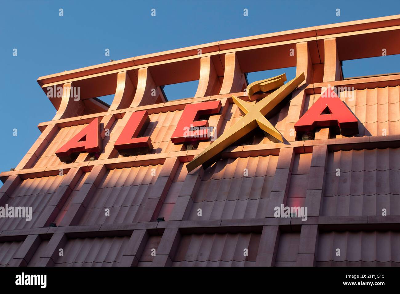 Il centro commerciale Alexa vicino ad Alexanderplatz, Berlino Germania Foto Stock