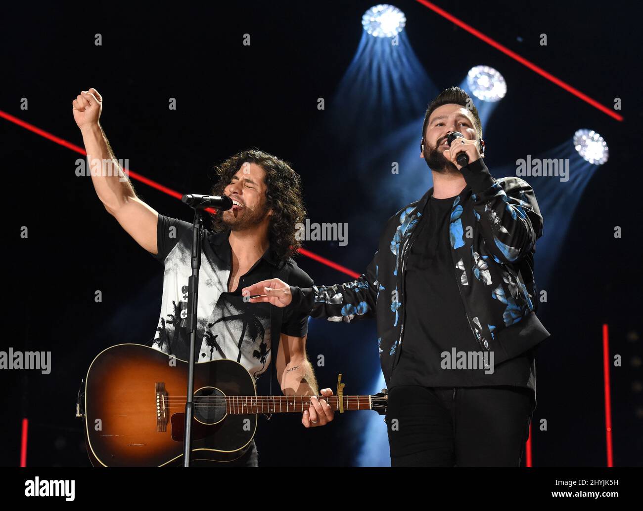 DaN+Shay sul palco del CMA Fest 2019 che si è tenuto al Nissan Stadium il 7 giugno 2019 a Nashville Foto Stock