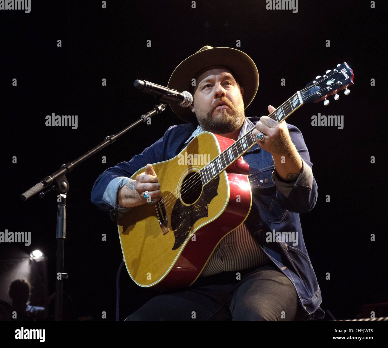 Nathaniel Rateliff è in scena al Summer NAMM Jam Opening Party di Gibson, che si è tenuto presso il Wildhorse Saloon il 18 luglio 2019 a Nashville. Foto Stock