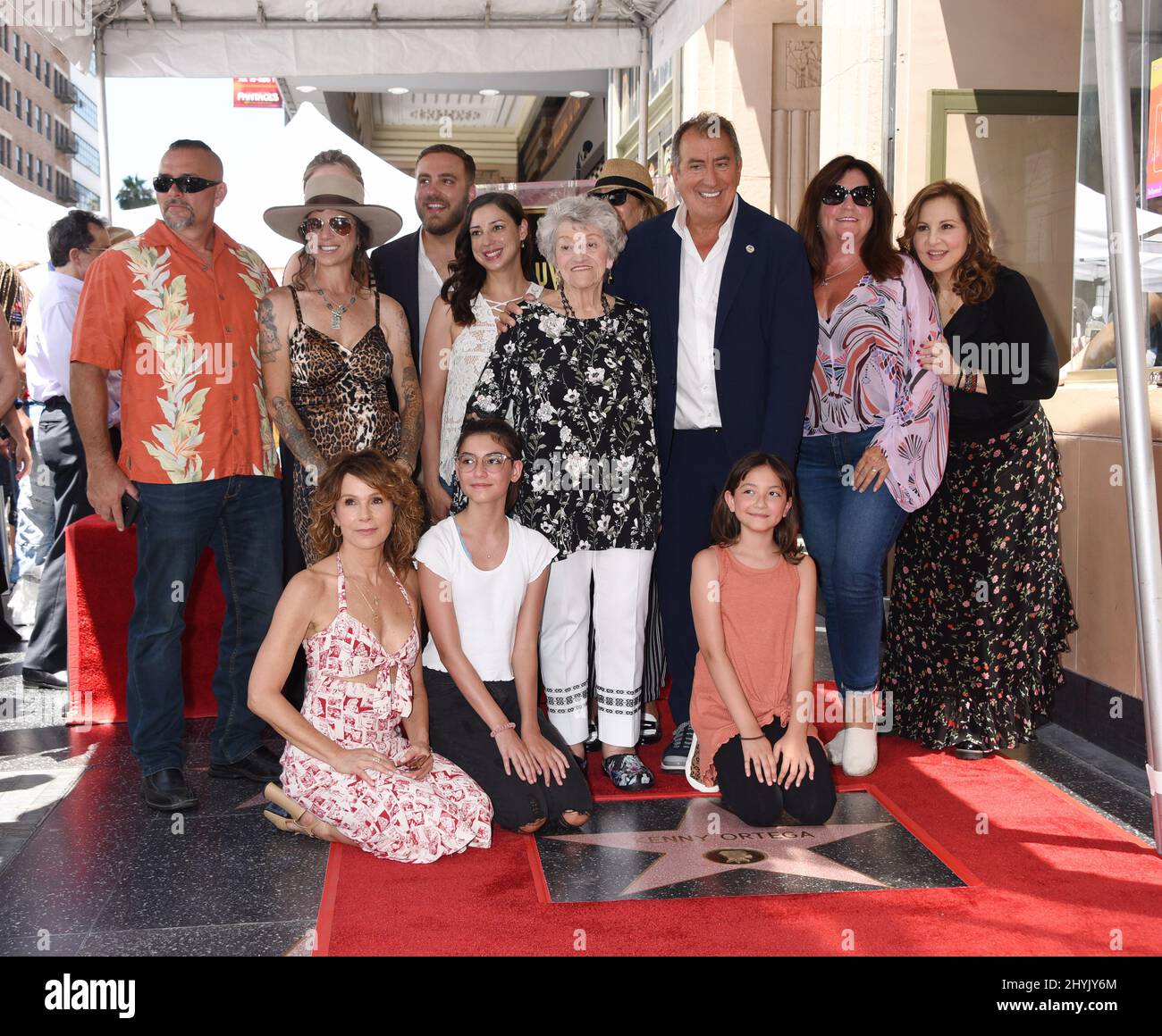 Kenny Ortega si unisce a Kathy Najimy, Jennifer Gray, Madeline Ortega e la sua famiglia alla sua cerimonia della stella Hollywood Walk of Fame il 24 luglio 2019 a Hollywood, CA. Foto Stock