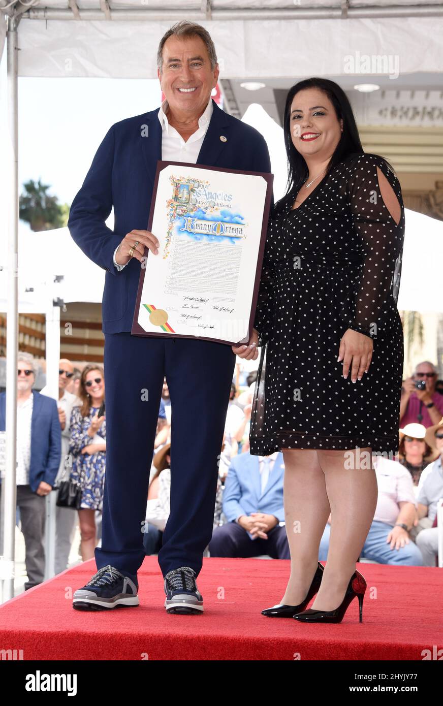 Kenny Ortega è stato affiancato da Rana Ghadban alla sua cerimonia della Hollywood Walk of Fame il 24 luglio 2019 a Hollywood, CA. Foto Stock