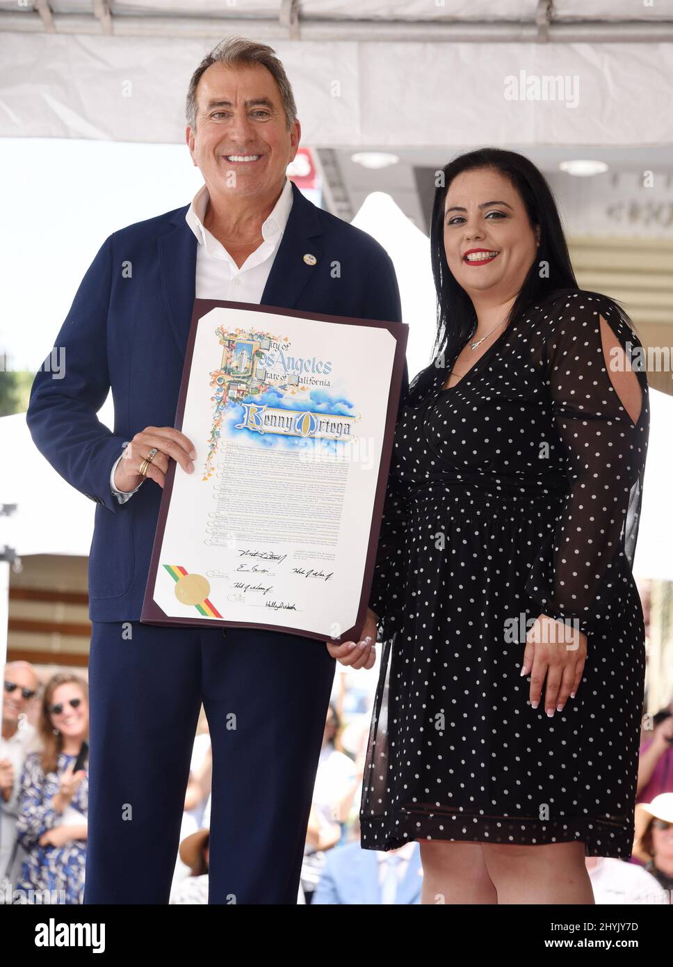 Kenny Ortega è stato affiancato da Rana Ghadban alla sua cerimonia della Hollywood Walk of Fame il 24 luglio 2019 a Hollywood, CA. Foto Stock