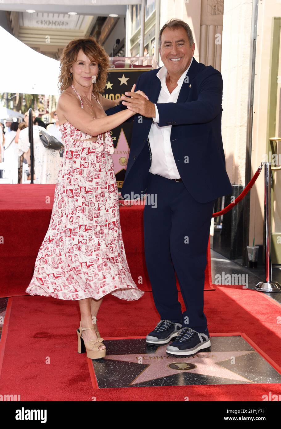 Kenny Ortega si unisce a Jennifer Gray alla sua cerimonia di Hollywood Walk of Fame il 24 luglio 2019 a Hollywood, California. Foto Stock