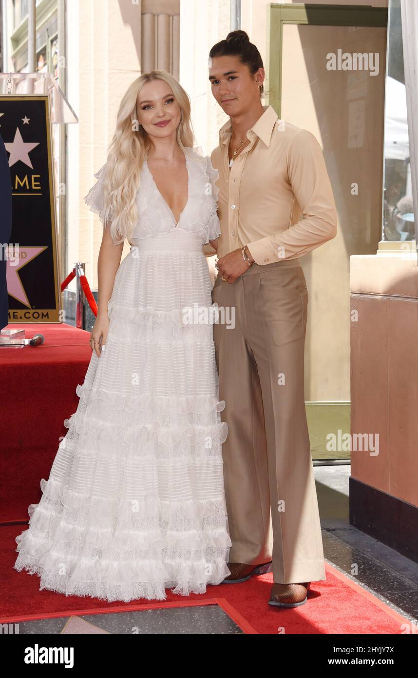 Kenny Ortega è stato affiancato da dove Cameron e Booboo Stewart alla sua cerimonia della Hollywood Walk of Fame il 24 luglio 2019 a Hollywood, California. Foto Stock