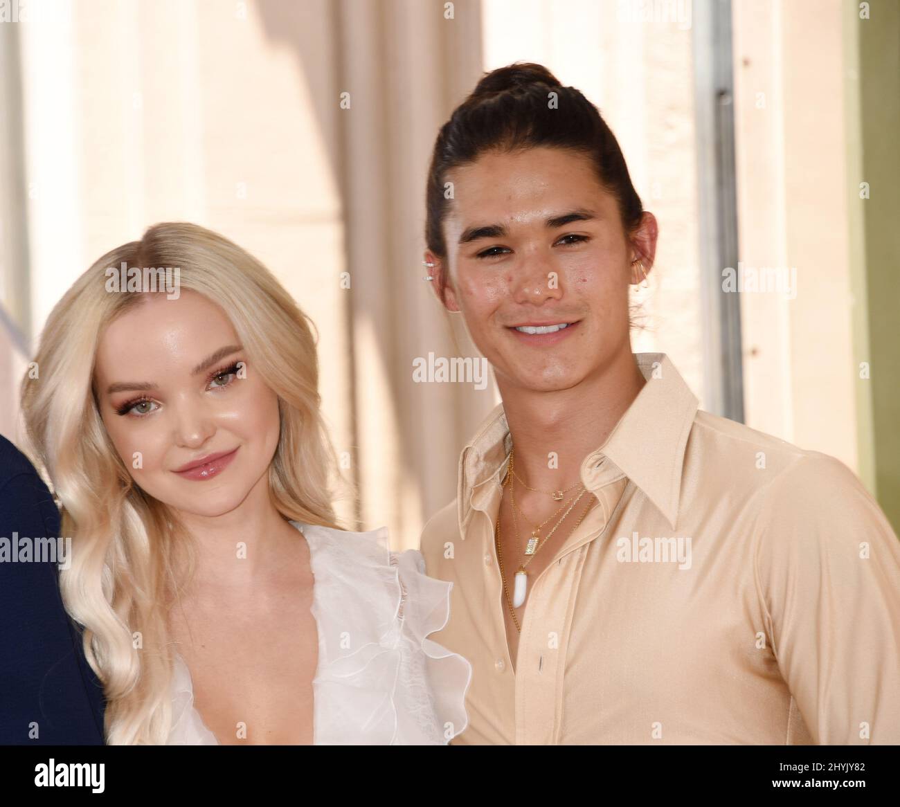 Kenny Ortega è stato affiancato da dove Cameron e Booboo Stewart alla sua cerimonia della Hollywood Walk of Fame il 24 luglio 2019 a Hollywood, California. Foto Stock