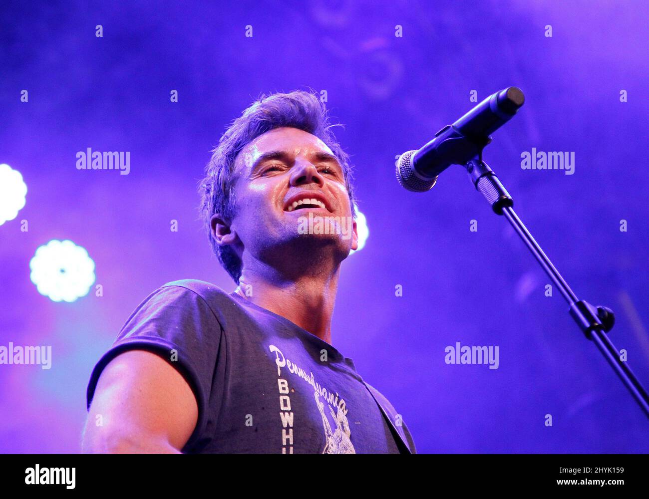 Tyler Hilton si esibisce sul palco al concerto Pop 2000 Tour tenutosi presso la Fremont Street Experience il 27 luglio 2019 a Las Vegas, NV. Foto Stock