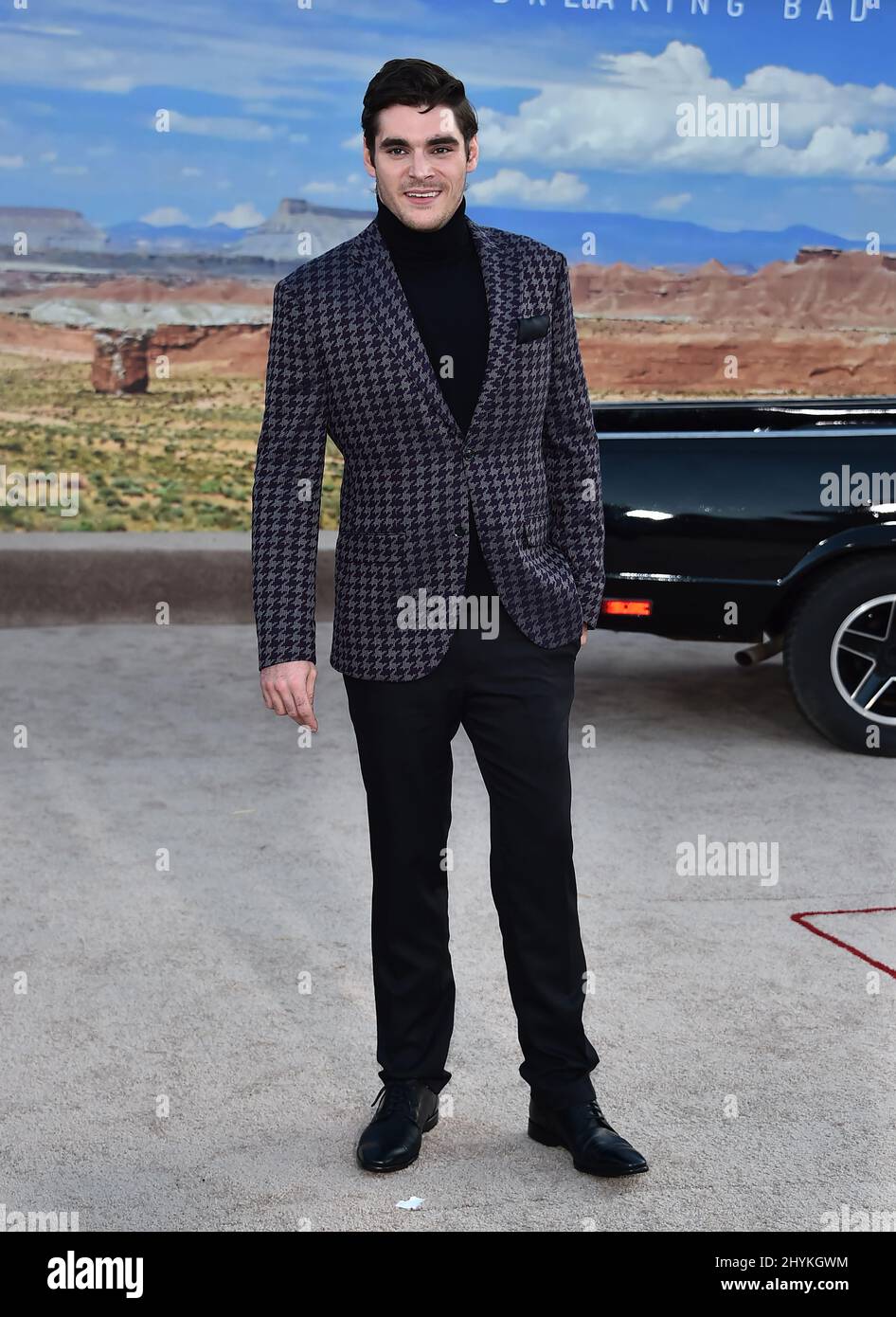 RJ Mitte alla prima di "El Camino: A Breaking Bad Movie" di Netflix, tenutasi al Regency Village il 7 ottobre 2019 a Westwood, USA. Foto Stock